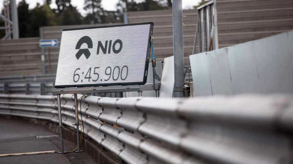 Το Nio EP9 γκρέμισε το παλιό ρεκόρ κατά 19,22 δλ., το οποίο είχε κάνει πρόσφατα η Lamborghini Huracan Performante με επίδοση 6:52.01 λεπτά.